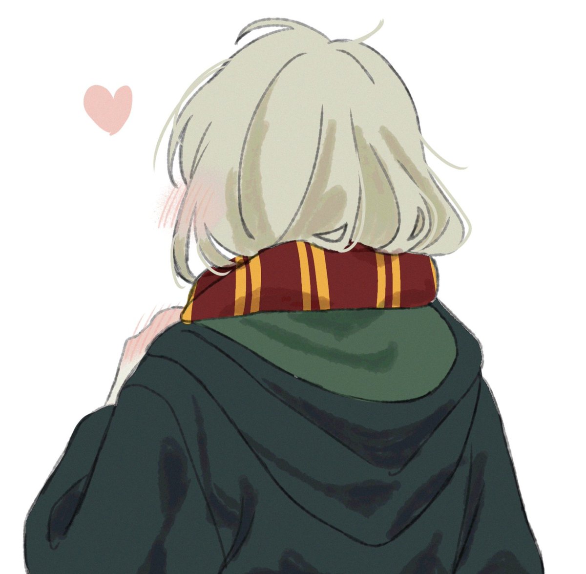 serpensprincess's tweet photo. ⠀⠀ 
Esta usando la bufanda de Potter que se había encontrado.
⠀⠀ https://t.co/RqD5sjH6Dp