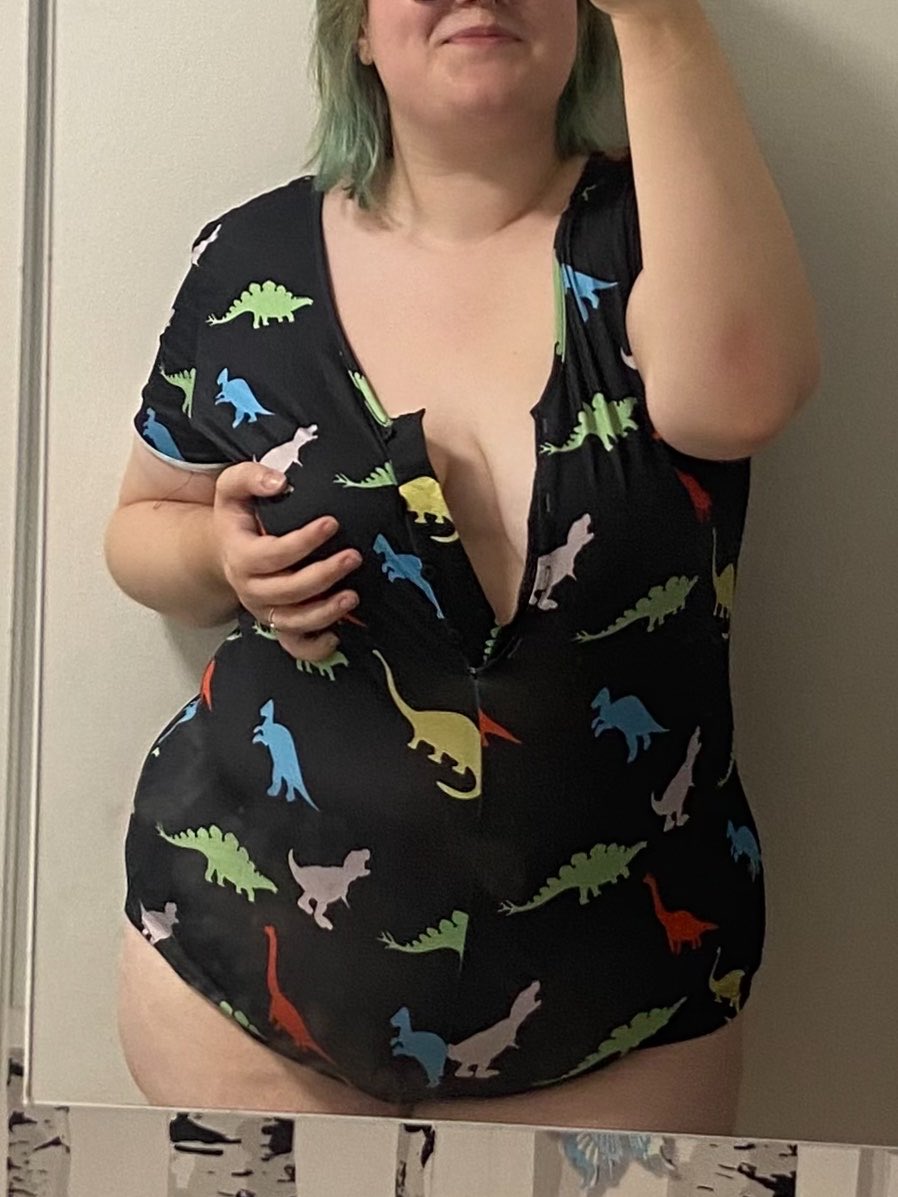 fatkitten132's tweet photo. happy hump-day <3
#nsfw #gooner #plussize #submissive https://t.co/F8A7HsHtEV