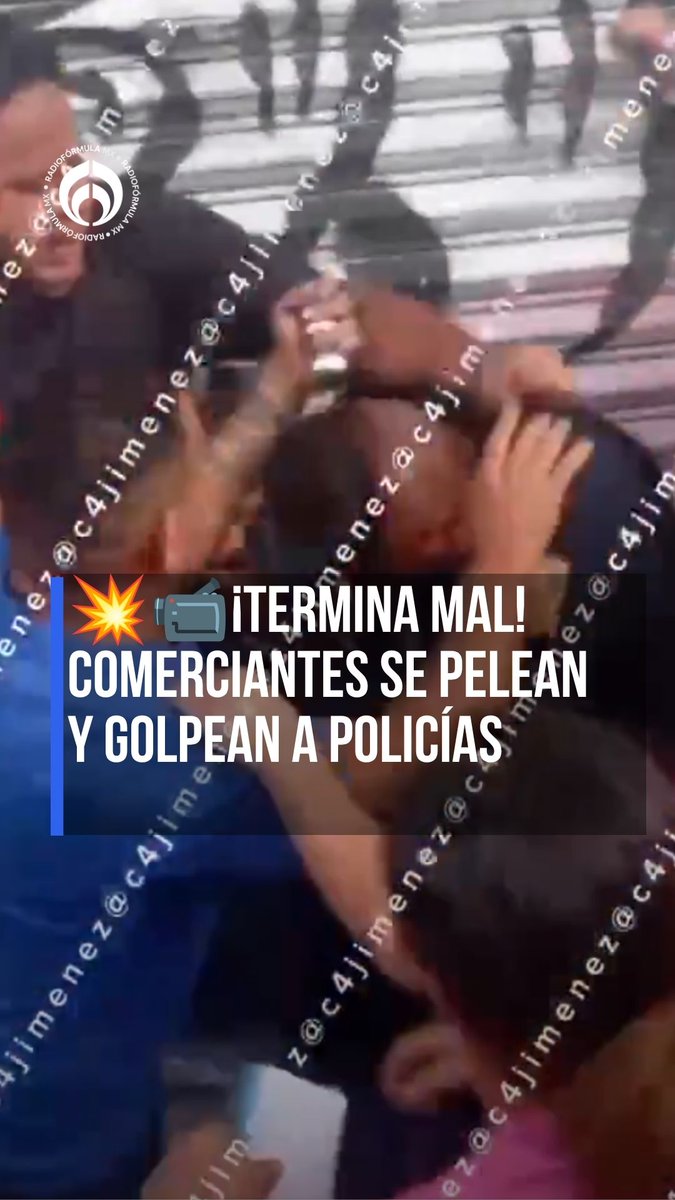 A news graphic in Spanish titled '¡TERMINA MAL! COMERCIANTES SE PELEAN Y GOLPEAN A POLICÍAS' showing footage of a physical altercation among people.