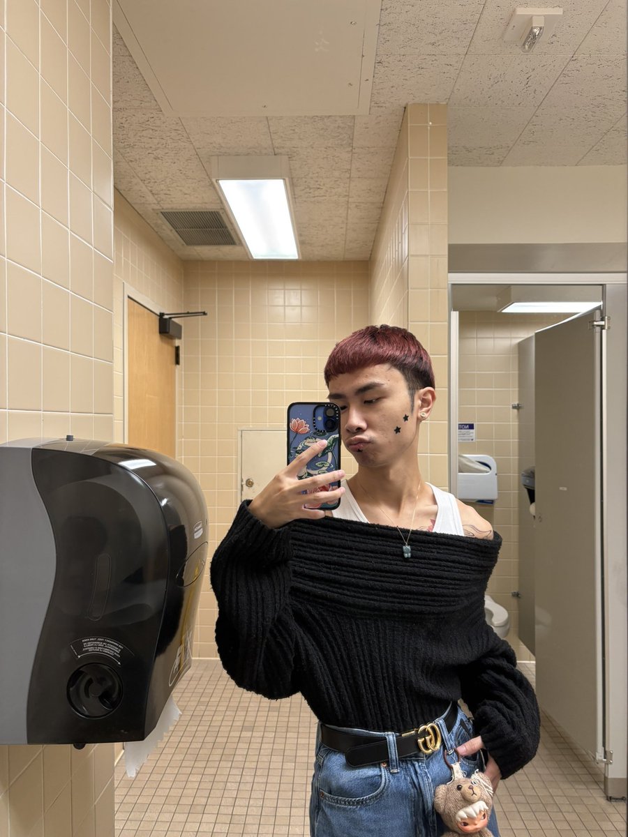 stormysocean's tweet photo. Willingly woke up at the ass crack of dawn, dressed cute and came to class like that—
I feel alive once more https://t.co/QpdTDB9i3h