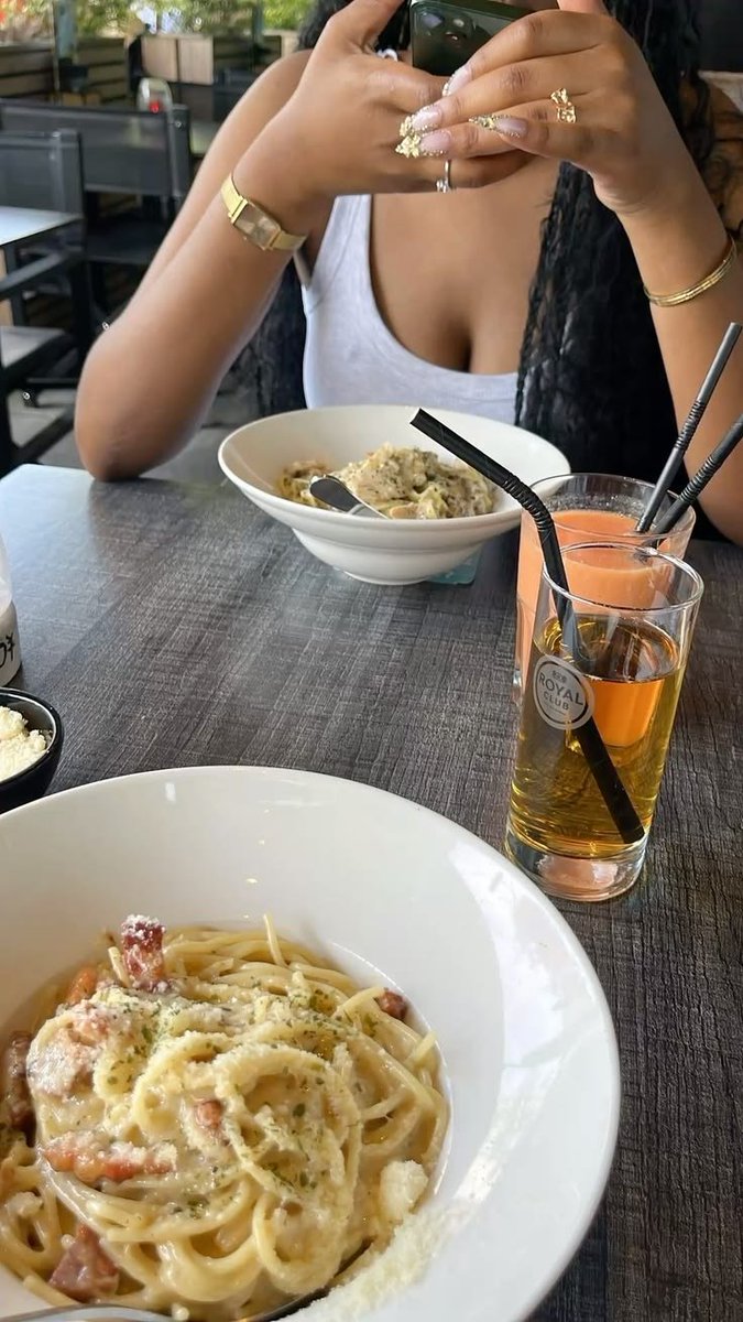 ellarose7710's tweet photo. Wya 🥂 https://t.co/Gm3W7od0XS