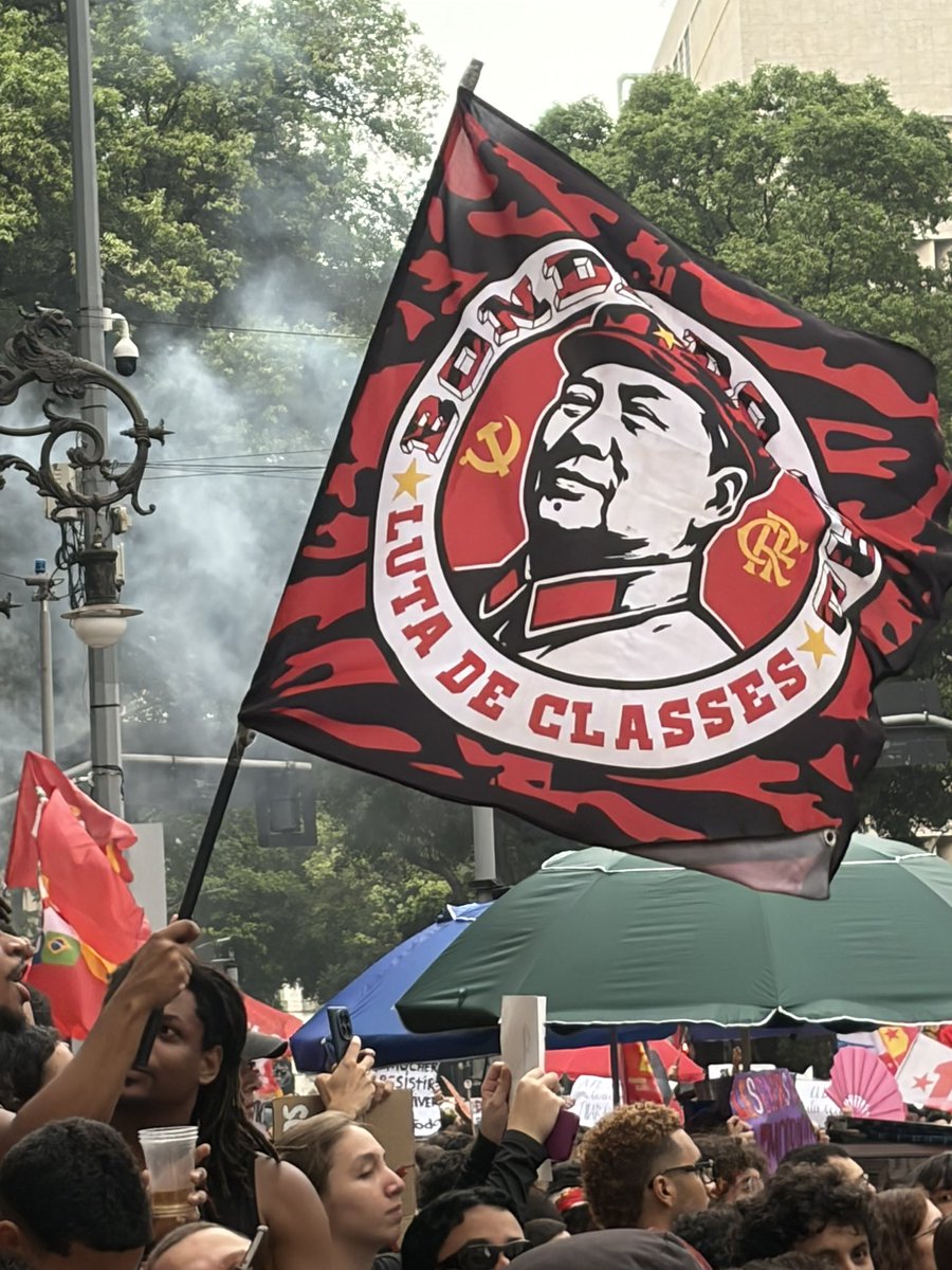 _luizemr's tweet photo. Seguimos na luta de classes! @Flamengo é anti facista. Eu sou anti facista e os meus também! https://t.co/8o7oXjRmBK