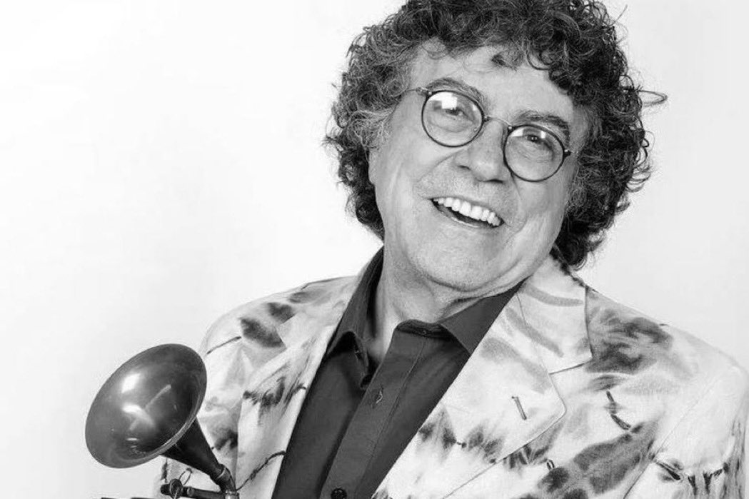 televisur's tweet photo. Muere la voz de "viejo mi querido viejo " 

En paz descanse Piero . https://t.co/KbFhZVXQRC