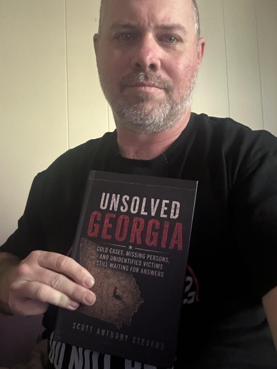 ScottStevens25's tweet photo. Seeing a finished #Book never gets old. Readers see the cover and the final pages, but an #Author remembers every rough draft, deleted paragraph, late-night correction, research session, and decision that came before it. That journey is part of what makes #Writing worth it. #AuthorsOfX #BookLovers #WritingCommunity