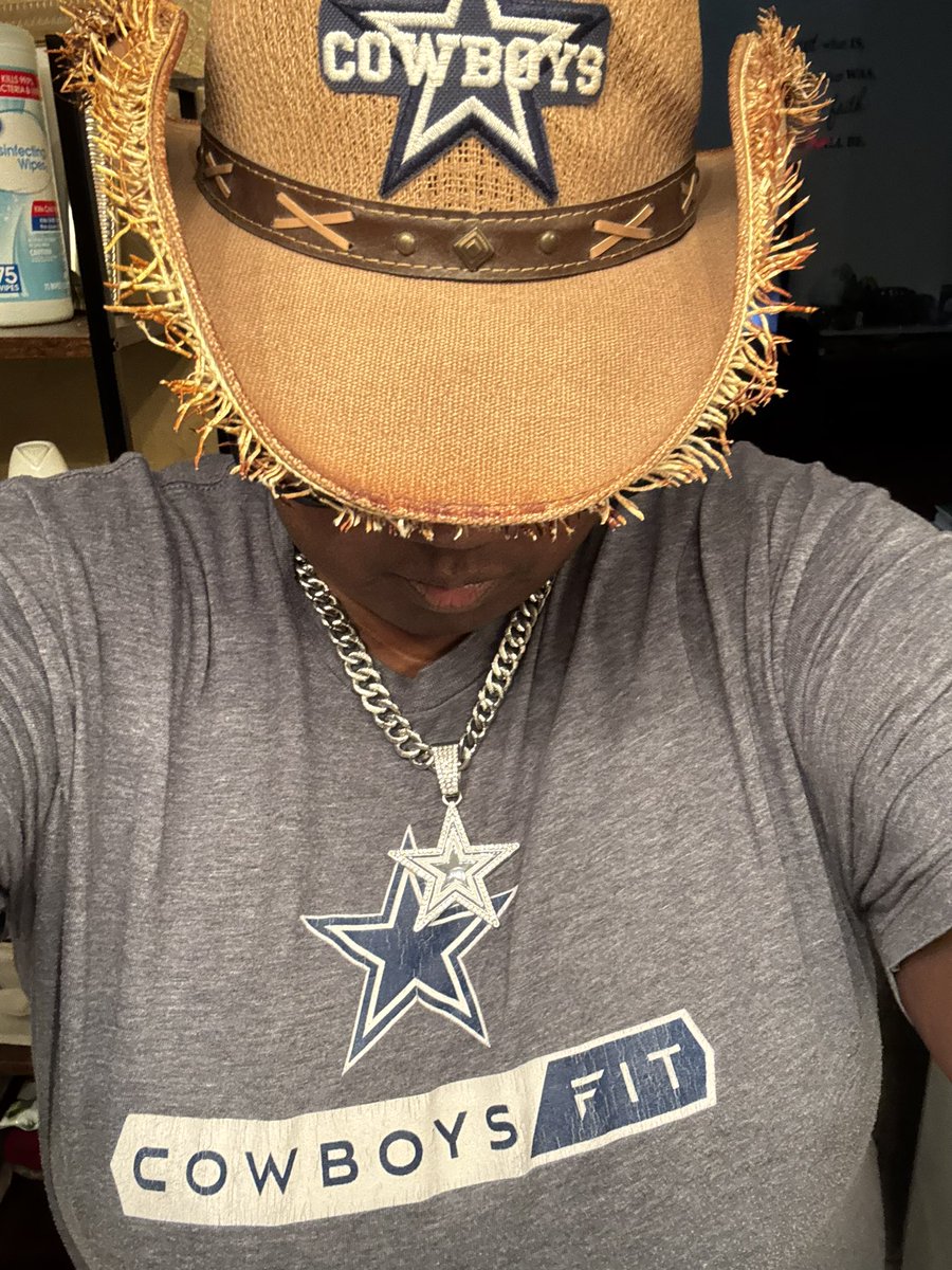 WaitnPatiently's tweet photo. When Yo Team Lead from Florida and a #Bucs fan. This how you look when you turn your camera on #DC4L At end of meeting talking about who doesn’t like Beverly’s outfit. I hit them with #BigXthaPlugTypeBeat Ayeeee Cause I’m from #Texas 🤪 #cowboysnation #DallasCowboys #TNFonPrime https://t.co/kSJZlG2GQy
