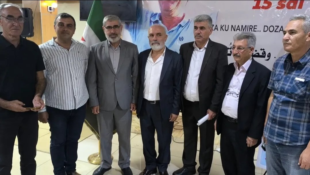 drradwano2000's tweet photo. Bîranîna Salvegera 15'mîn a şehadeta Mişel Temo -Hola Zana - Qamişlo 
إخياء الذكرى ال 15 لاستشهاد المناضل مشعل تمو
 في صالة زانا قامشلو 

Qamişlo roja çarşemê 7.20.2026
🌹🍀🌿🌱🕯️🌱🌿🍀🌹
#dr_radwan_mohamad 

#derd_û_derman 
اكرم حسين 

Kamishli - Qamişlo 

Ali Zaxwerani https://t.co/1PZyBRfIuP