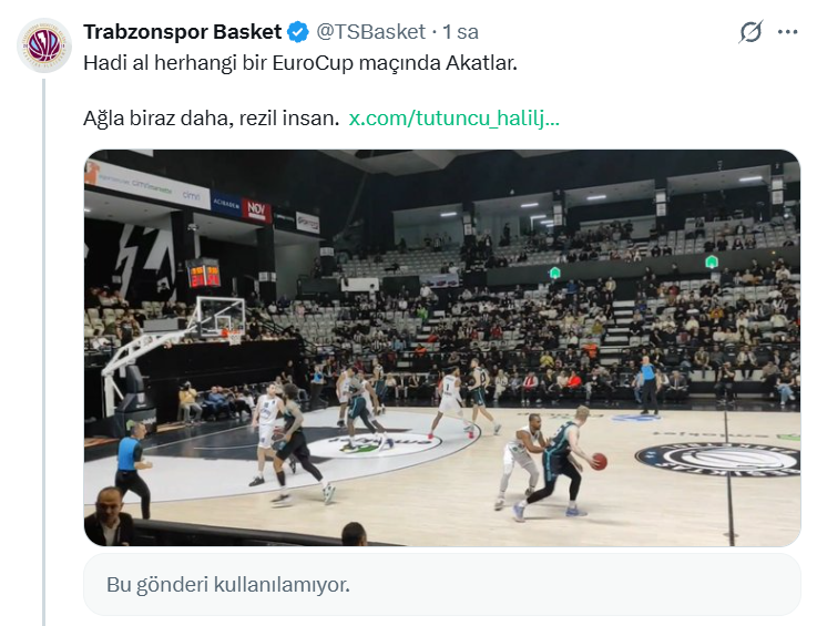 TSBasket's tweet photo. Yormayın be Beşiktaşlılar. 10 saniyelik araştırmayla aldığım ikinci görüntüyü de paylaşmışken şöyle savunulara girişmeye insan utanır.

Siz kendi hayal dünyanızda yaşamaya bayılıyorsunuz ama asıl dünyanın gerçekleri çok farklı.

Ama dur, şey, o gün de şey vardı di mi, şey, önemli bir at yarışı olduğundan taraftar maça gelmemişti?