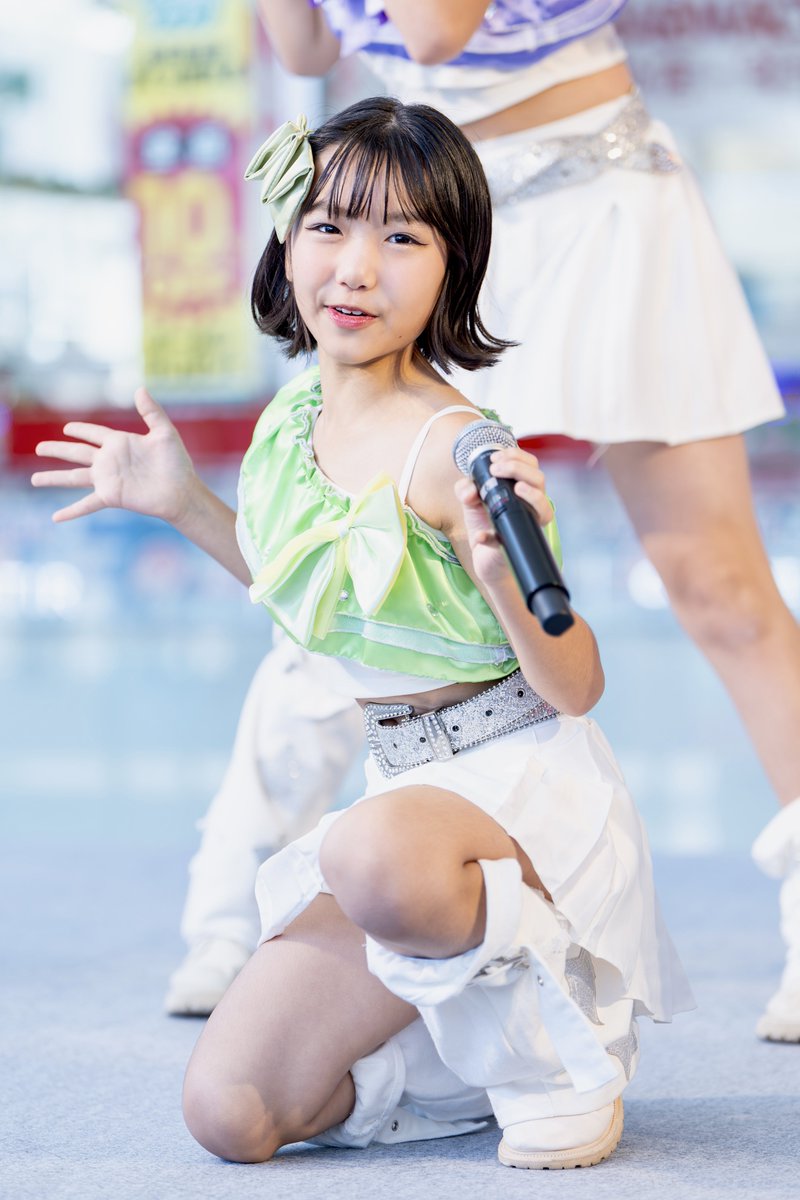 omochihoshi's tweet photo. ◎ かがやきフェス2026
◎ 片町きらら
◎ 石川県金沢市
◎ 2026.10.03(土)
◎ LIMITLESS PINK ステージ
◎ えまりん①

白いスカートの新衣装のえまりん💚
爽やかでめっちゃかわいかった🥰💚
　
#えまりん #えまちゃん #JS3 #リミピン #LIMITLESSPINK #リミットレスピンク https://t.co/gVVbDAiS9X