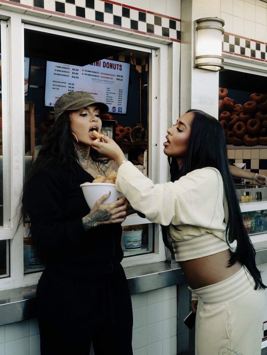 blacktwiterthrd's tweet photo. Jordyn Lucas &amp; Kehlani in Oakland.🔥 https://t.co/ncZuMjAZtA