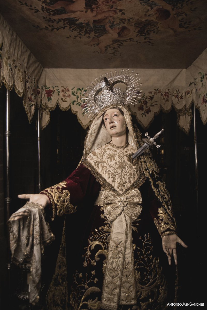damasobeigbeder's tweet photo. Vírgenes que tienen una mística poderosa y diferente a las demás y que me podría llevar horas mirándolas. 

Cap. 5: El Mayor Dolor de Jerez https://t.co/tv4LErGhZ2