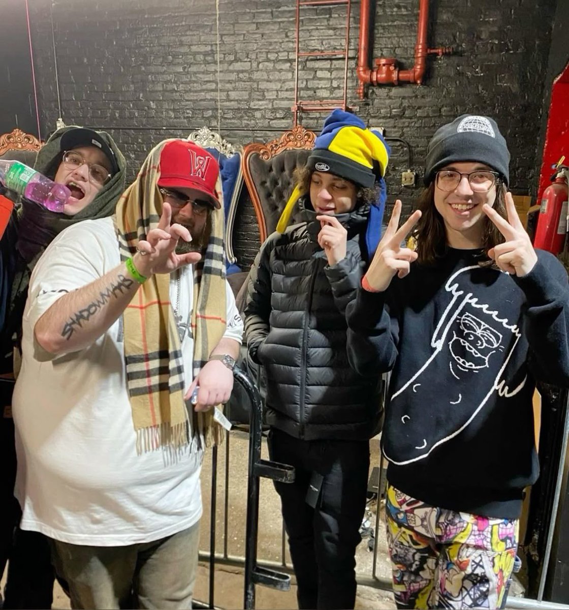 Counterdemons's tweet photo. Xavier, acid soujah and that fat nigga Joeyy https://t.co/cBgw5N3Tt2
