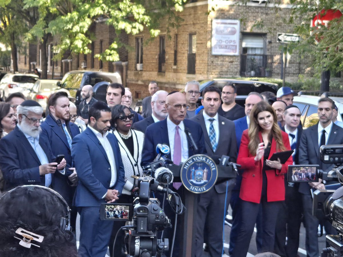 SenatorSutton's tweet photo. Today District Leader Joey Saban and I organized a press conference calling for a memorial for Oct 7th victims at Mickey Kairey Garden on Ave R and East 4th in the heart of our district

Big thank you Speaker Menin, Comptroller Levine, CM Eric Dinowitz and others for joining us https://t.co/miaVVoUyEo