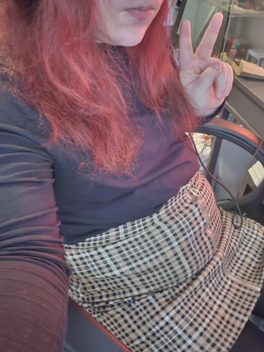 Softpocalypse's tweet photo. It's easy more visible when I sit down btw <3 https://t.co/L7DnCp1klO