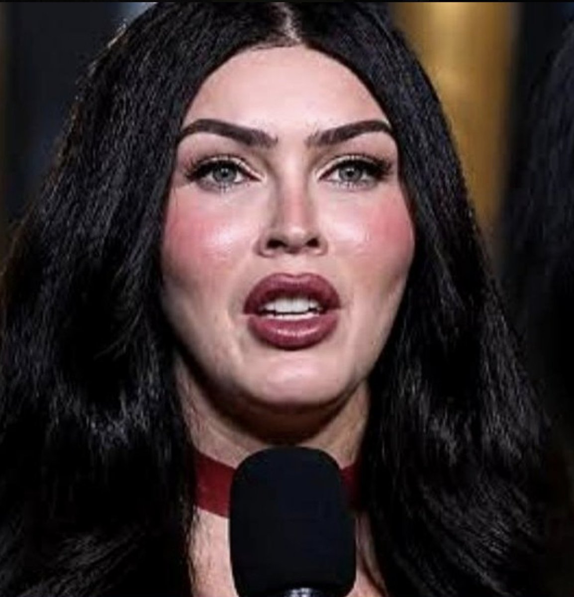 alphafox's tweet photo. What the heck happened to Megan Fox?! https://t.co/XubtRGvsA0