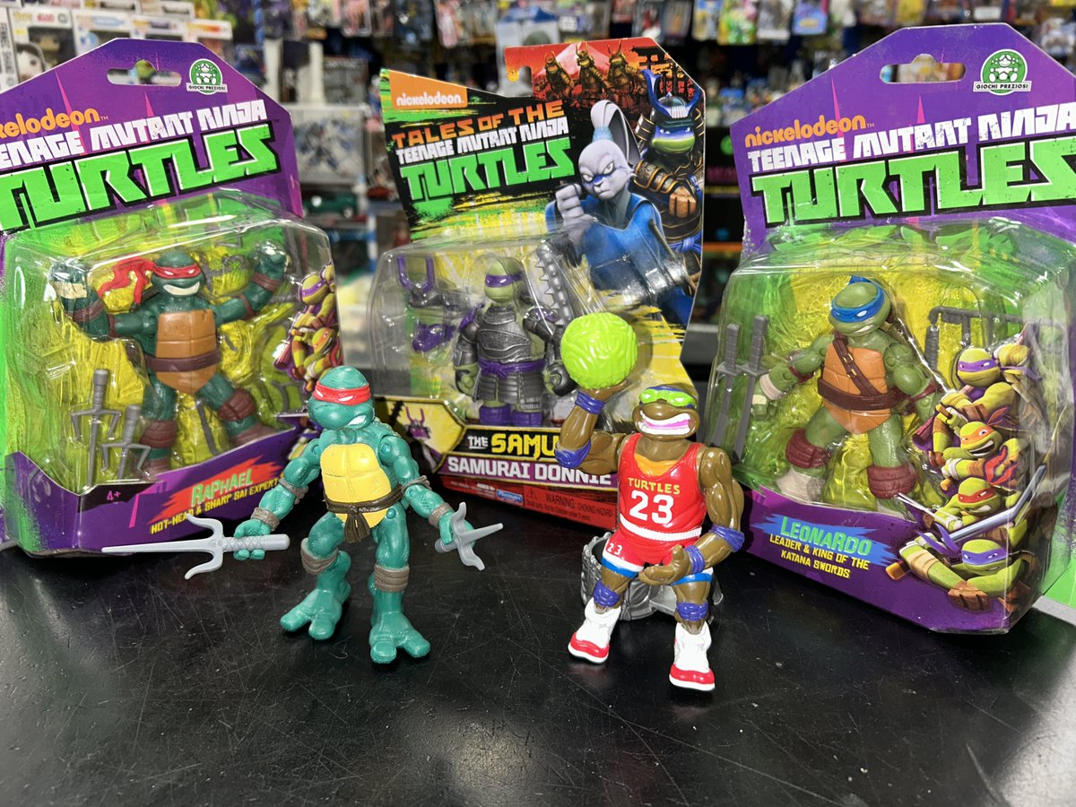 waxpaxquake's tweet photo. #tmnt #michaeljordan #quakecollectibles #waxpaxquake #vintageshop #vintagestore #recordstore #vinylrecords #collectiblesstore #vintagetoystore #toystore #toys4sale Always OPEN 12pm to 7pm 6 days a week, closed Mondays. Call the store for Questions or come in. 847 230 9899 https://t.co/Hxejc99fhz