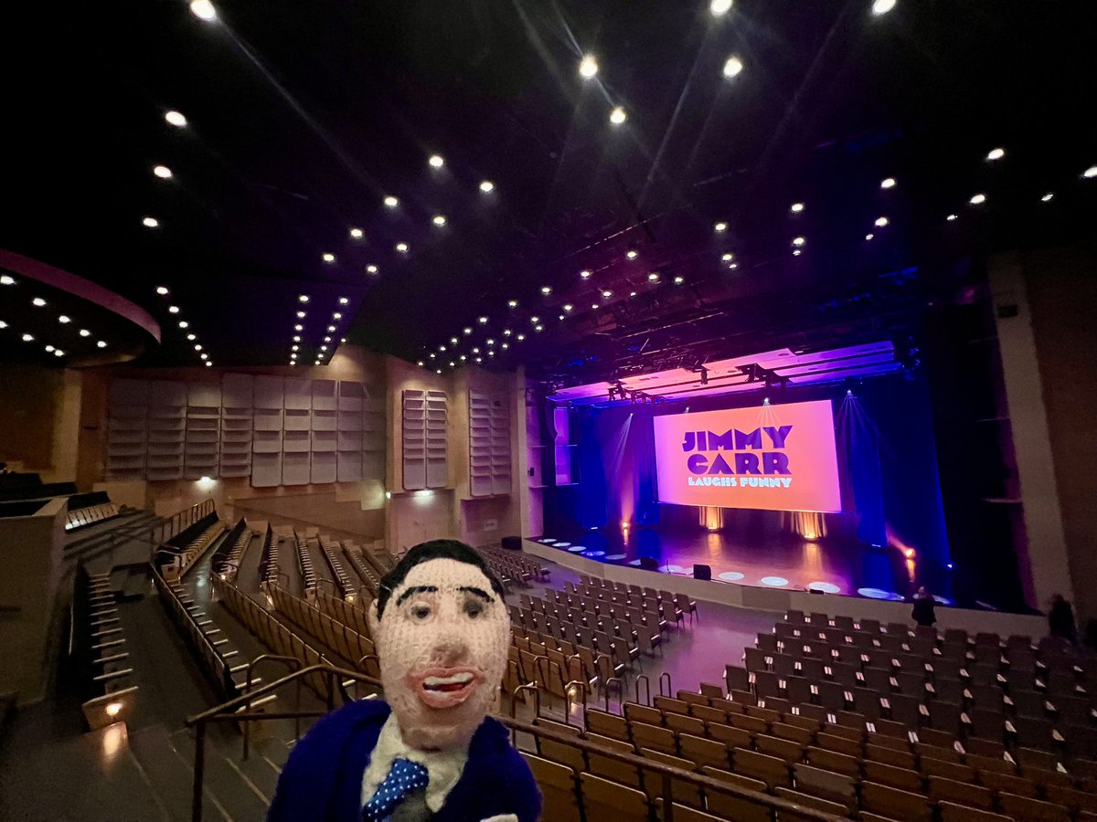 jimmycarr's tweet photo. I started my tour of Finland in Jyväskylä this evening (Don’t worry, I don’t know how to pronounce it either)🇫🇮 I’ll be in Tampere, Kuopio and Helsinki over the next 3 days, before heading back to Canada for the next leg of my tour there 🇨🇦 Dates and tickets can be found here https://t.co/1tNRTYfkGK