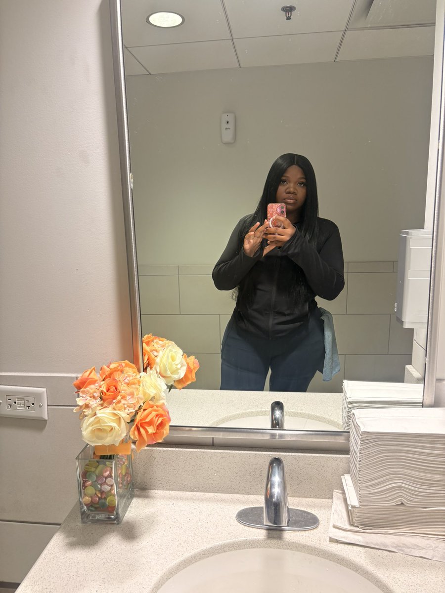 JassChantell's tweet photo. Shit look a. I. Lowkey 😂😍 I Did that ! https://t.co/I2Ovjan0Ql
