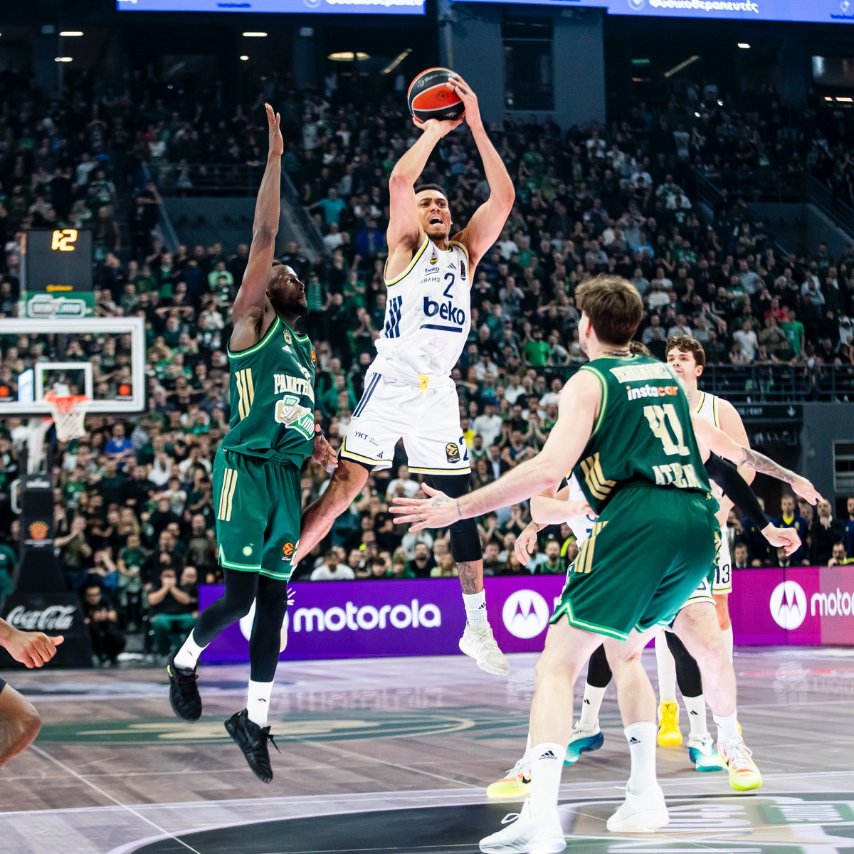 EurohoopsTR's tweet photo. 🤔 "Geçen yıl olanları unutamıyoruz!"

👀 Panathinaikos uzunu Dinos Mitoglou, Fenerbahçe maçının öncesinde konuştu:

"Bugün Jerian (Grant) ile konuşuyorduk, geçen yıl olanlardan bahsettik. Kesinlikle bunu unutamıyoruz, bunu unutmak kolay değil.

Geçen yıl olanlar, özellikle de biz eski oyuncuların hala aklının bir köşesinde."