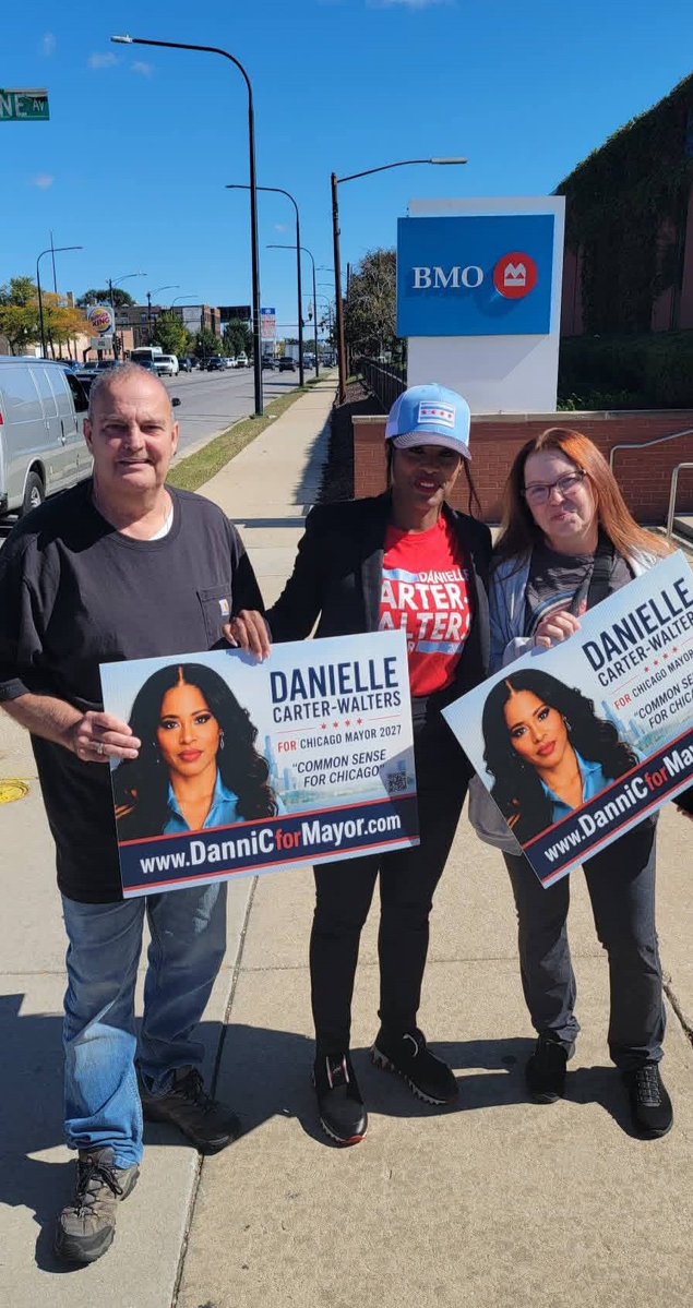 Dannic44's tweet photo. My POP-UP ON NORTH AVENUE & LAVERGNE!
AUSTIN, LET’S GO!
RISE UP, CHICAGOANS! LET’S TAKE OUR CITY BACK!
Danielle Carter-Walters for Mayor — 2027
https://t.co/2a6oilK8AI
#AUSTINSTANDUP
#danniforchi
#commonsensecarter
#daniellecarterwaltersformayor https://t.co/qmB4oGciuo