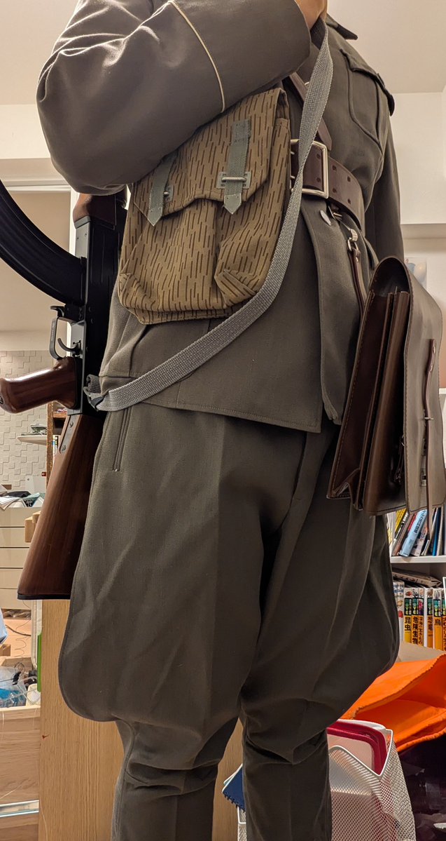 European__ONION's tweet photo. #みんなの装備レパートリー見せて
ソ連、ルーマニア、東独、チェコスロバキアなど https://t.co/LhWb158EcV