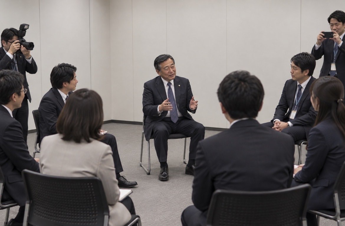 neko_yameta's tweet photo. 本当は意味ないと思ってること

→会社のトップと若手の意見交換会 https://t.co/N9g8yFuuW4