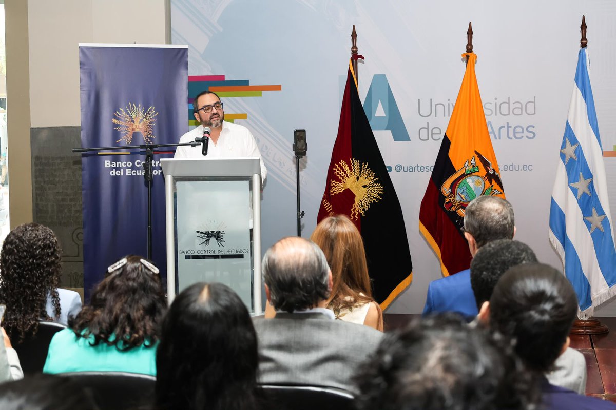 BancoCentral_Ec's tweet photo. 📍Guayaquil

🎓 El Banco Central del Ecuador presentó la vigésima edición del Concurso de Investigación Económica para Estudiantes Universitarios José Corsino Cárdenas 2026, en @uartesec .

📊 El evento incluyó la ronda de charlas técnicas con contenidos sobre estadísticas económicas, coyuntura y análisis de datos del Ecuador.