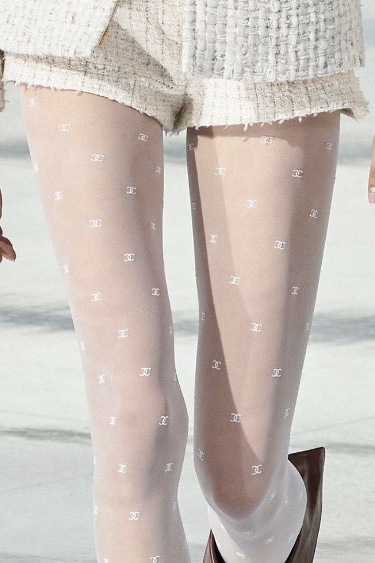 disorderella's tweet photo. chanel fw 2020 https://t.co/0tN1E2xRfa