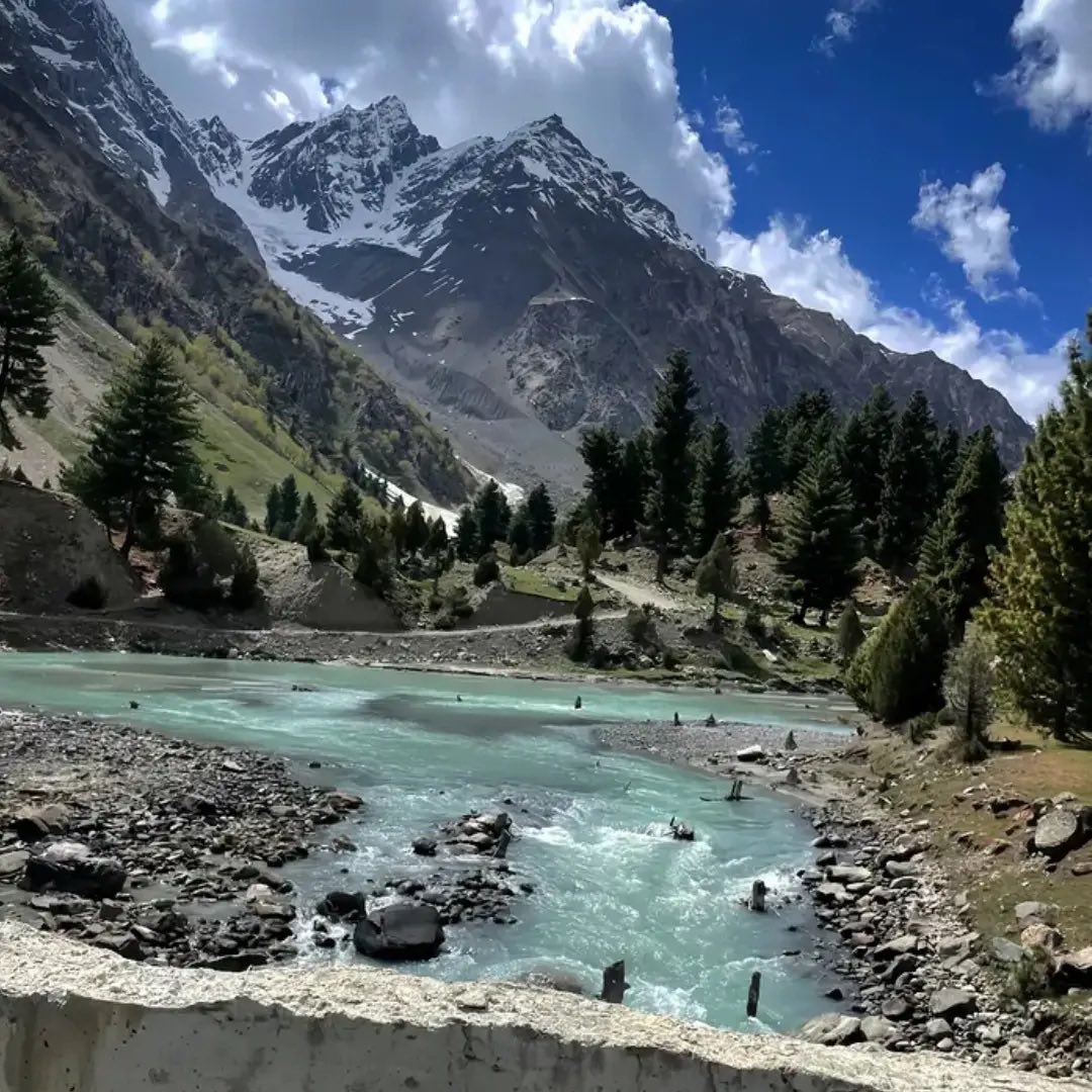 Emaansyed0's tweet photo. جب اس کی دنیا ایسی ہے تو سوچو اس کی جنت کیسی ہوگی 💗 https://t.co/bm6Kcvuwdv