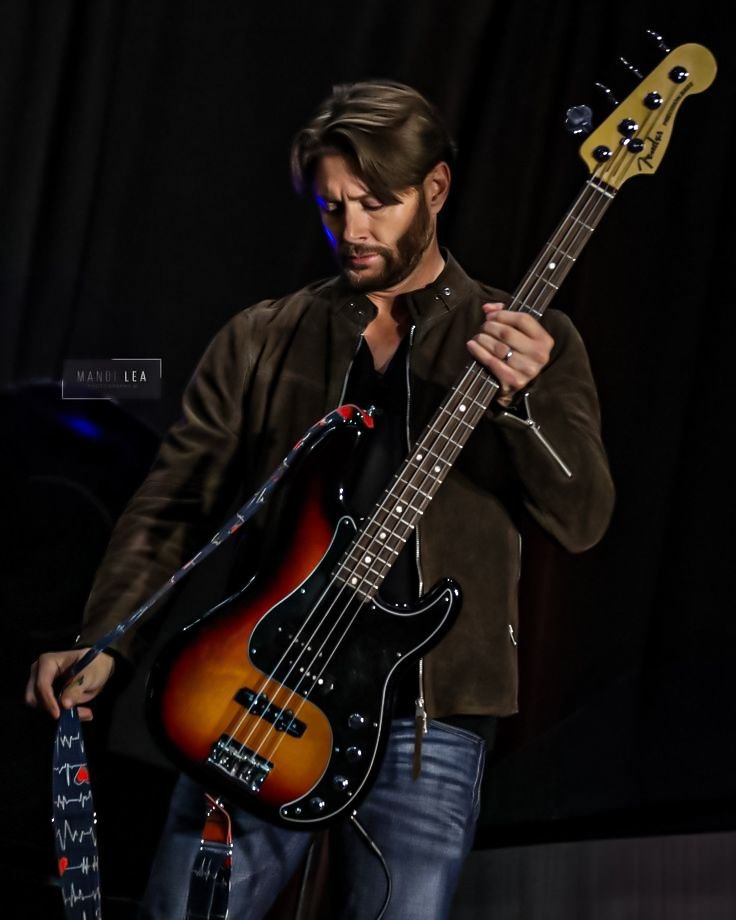 Alexander_velmt's tweet photo. 🎸 https://t.co/9ESVjPaeFN
