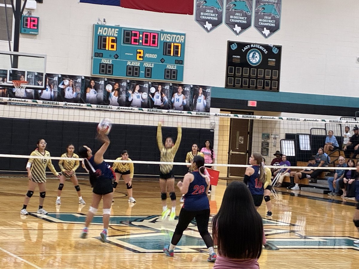 HaggertyAstin's tweet photo. Great play between @BondyAthletics and Miller Intermediate! The future is bright @ @Athletics_PISD. #OurPasadenaISD https://t.co/W2xhqpL71k