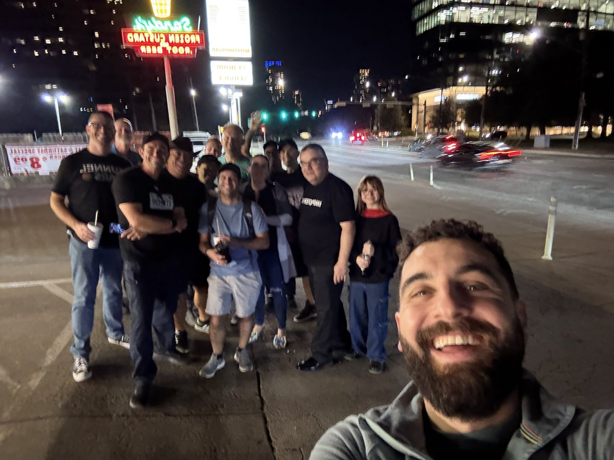 Muskstaycalm's tweet photo. Just a fraction of the gang at Terry Blacks. https://t.co/oJaF1eKKBF