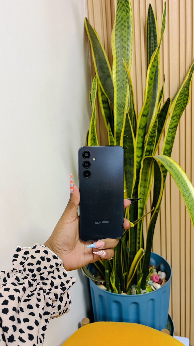 DigitalDstrctKE's tweet photo. OFFER ON 2 UNITS🔥

Samsung Galaxy A16
Condition:Mint💧
Color Code:Awesome Gray🐼
4GB Ram|128GB Storage 
Ex-USA🇺🇸
Neat 🫧
📸50 Megapixels
🔋5000mAh
📺Super Amoled,90Hz,800 nits
  6.7 inch Screen 
📶Physical Dual Sim Cards
🎥1080@30fps
⚙️Powered By Exynos 1330
🏷️Free Premium Clear Case
🏷️Free 25 Watts Super Fast Charger + Cable
🏷️Free Deluxe OG Screen Protector
Countrywide Delivery 📦🚚
15,000ksh
Happy Shopping 🛍️🛒
