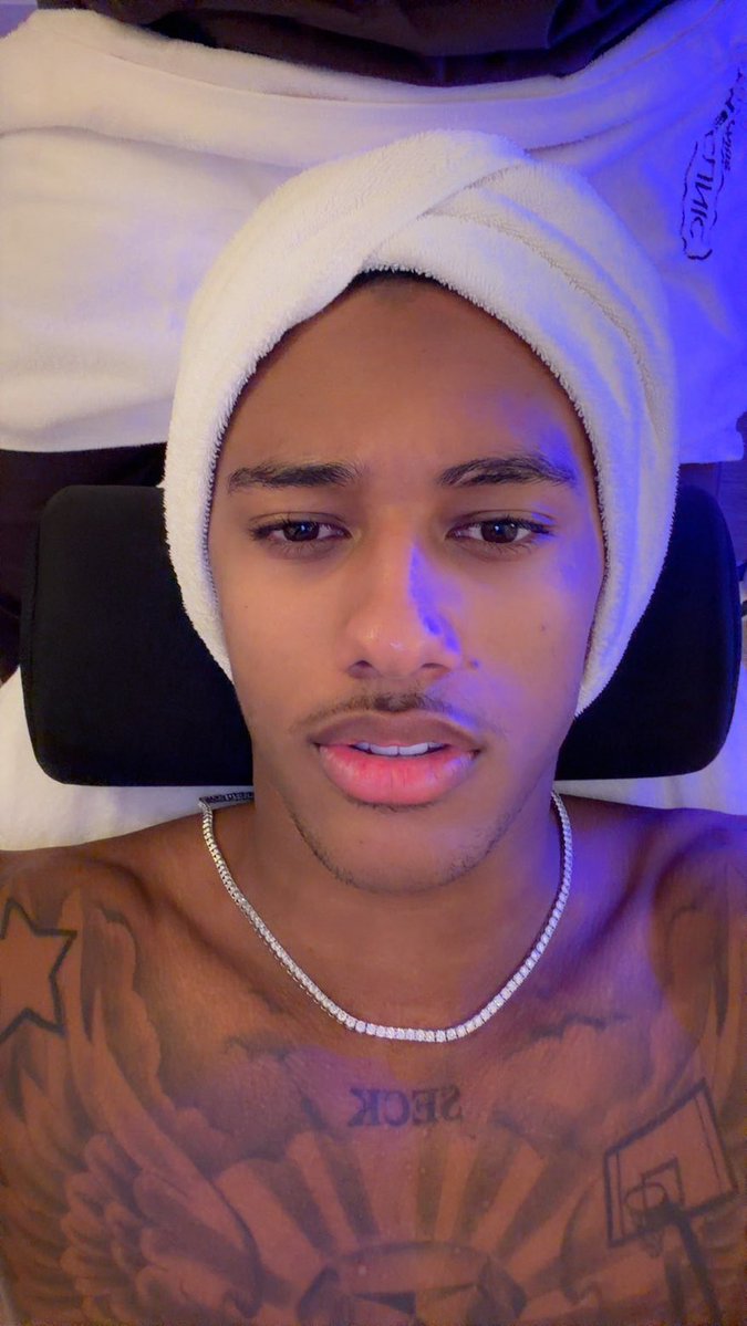 Diamantblazi00's tweet photo. Séance de message pour être bien😶‍🌫️ https://t.co/nl8kYftFpD