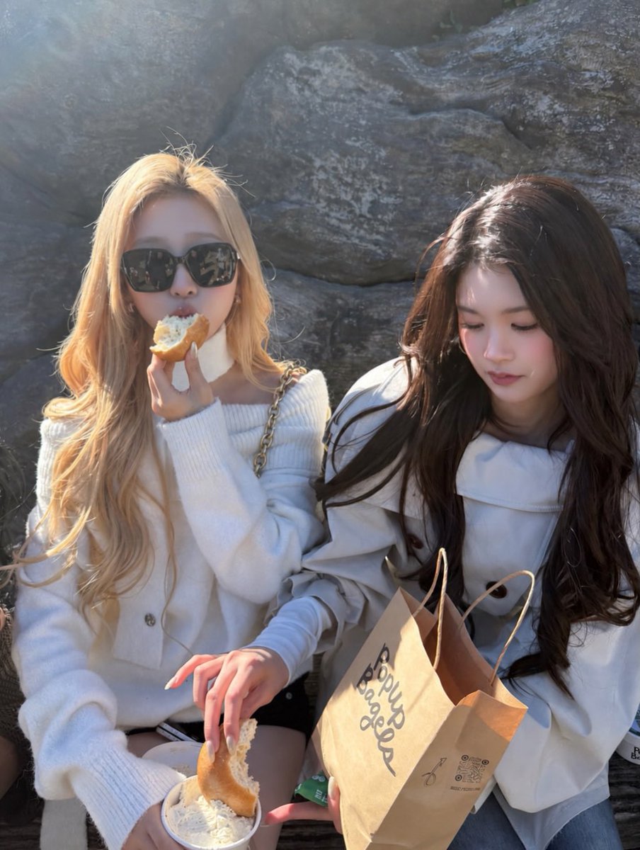 H2H_ANAH's tweet photo. 언니들이랑💛

#에이나 #A_NA #エイナ #卢惟娜
#하츠투하츠 #H2H #Hearts2Hearts https://t.co/68KxeWtLaz