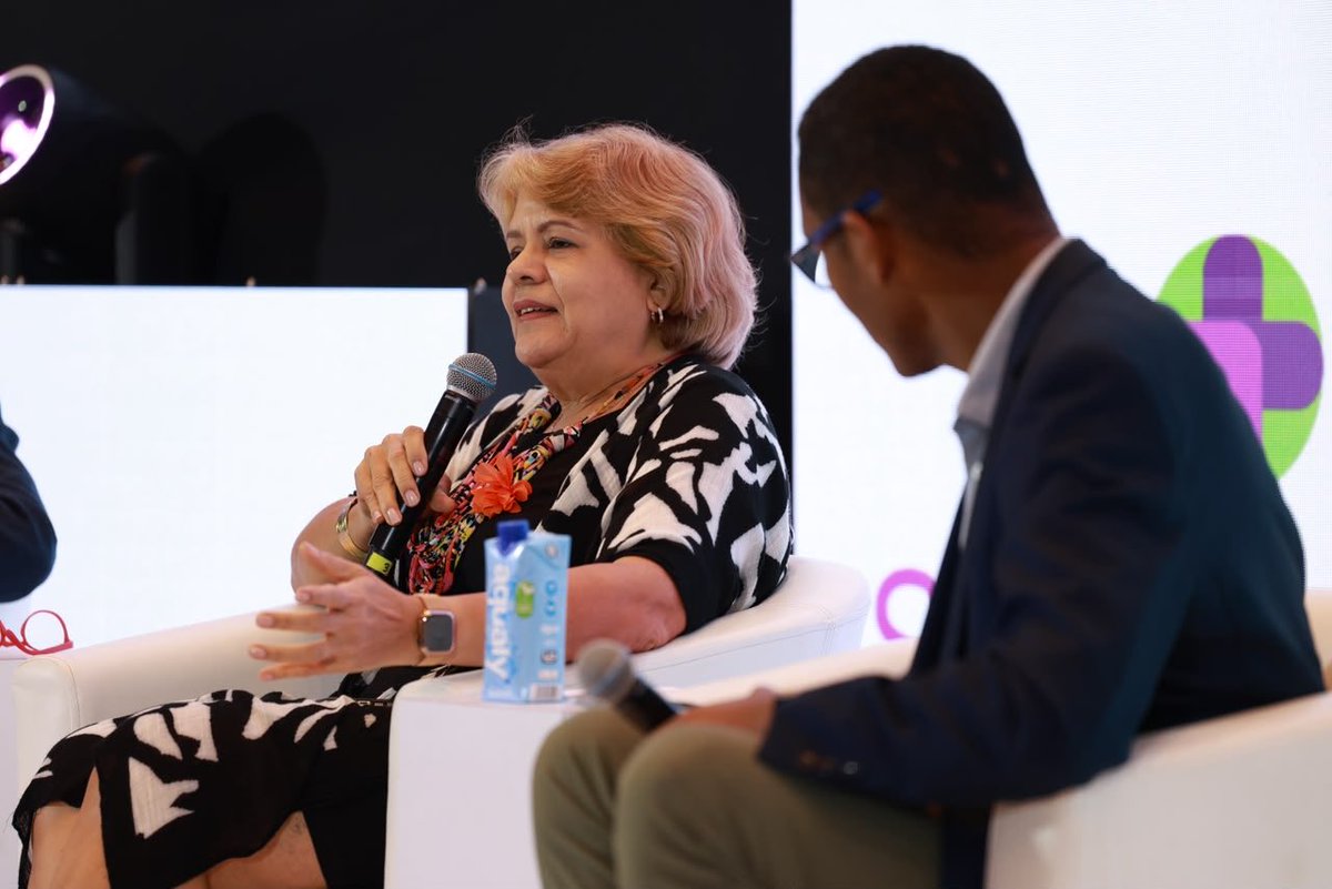 Sumarse's tweet photo. “La Receta de la Empleabilidad”, Nicanor Alvarado (TVN) moderó el diálogo entre Carmen Sealy de Broce (Platino Executive Search / AYDESA) y Loney Armijo (Arcos Dorados Panamá) sobre las brechas de contratación y lecciones regionales de Perú.

Espacio presentado por Arcos Dorados. https://t.co/cIaFX7UFJg