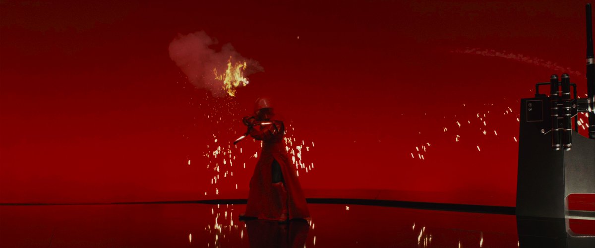 SWshotbyshot's tweet photo. Star Wars: The Last Jedi - shot 1956 https://t.co/MfPxZq2irF