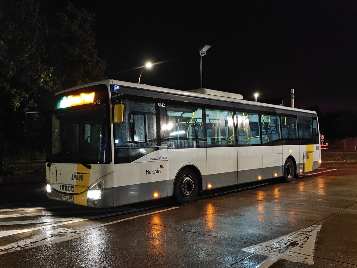 krisvl_70's tweet photo. Goedemorgen 🙂☔🚍

#delijn #publictransport #openbaarvervoer #busdriverlife #happybusdriver https://t.co/4SHDwChSpH