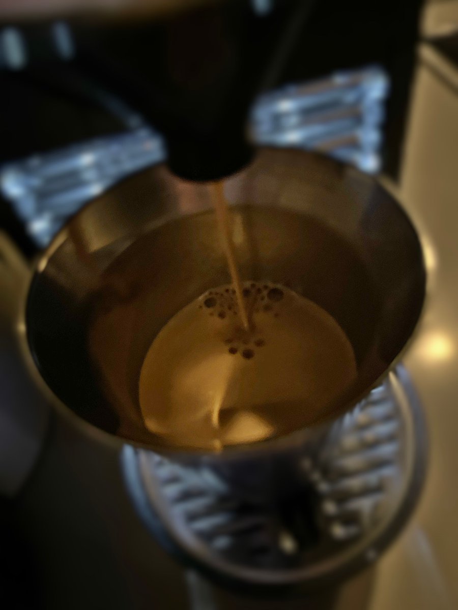 jonmac666's tweet photo. Guten Morgen…auf in den Donnerstag mit einem  #Ristretto #Kaffee von @Nespresso, ist der Donnerstag erst mal durch kommt das Wochenende in greifbare Nähe 🤗☕️#whatelse #ShotOniPhone #iPhone17Pro #ACDsee https://t.co/6jlfCBbi67