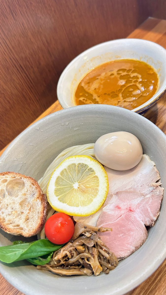 kaosoiya's tweet photo. アロイチンチン。
ねーー。

こういうイベントで一度
食べてみたかったんですよねー。
ねーー。

ラーメン志のわ
濃厚トマト豚骨つけ麺 https://t.co/1UNE6nfmaM