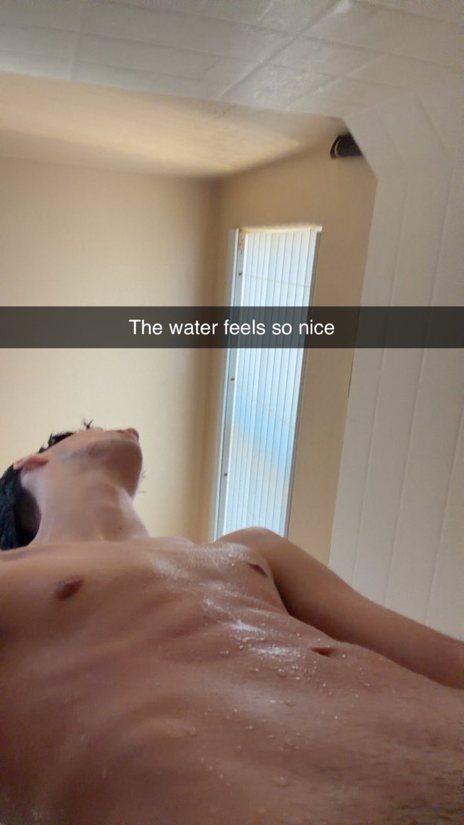 Paultooreallxx's tweet photo. POV: I snap you in the shower https://t.co/SxIez3GS7R
