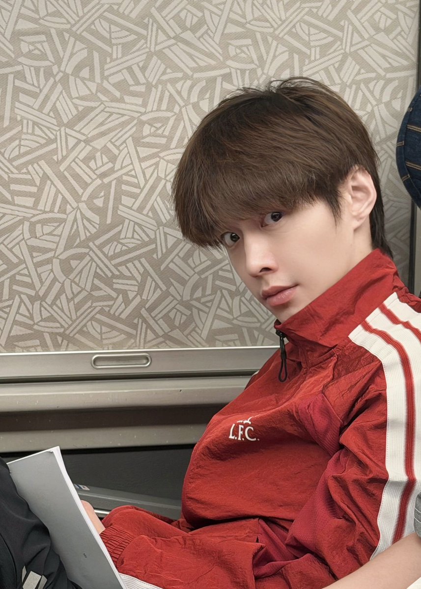 agentHEYU's tweet photo. @agentCNL Gue pake baju merah putih. https://t.co/ryMyDRdCFd