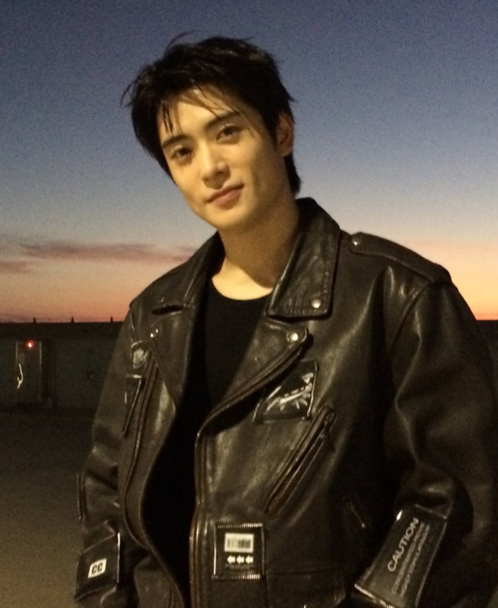 yunotized's tweet photo. im so in love with him you guys... https://t.co/CyBp4VNd7F