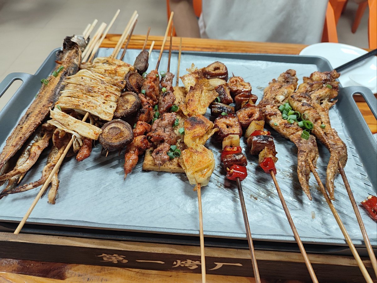 JAYKAYLMNO's tweet photo. The vibrant energy, glowing passion, hearty barbecue, and sizzling joy make this moment unforgettable.， https://t.co/eBFt4qvs8u