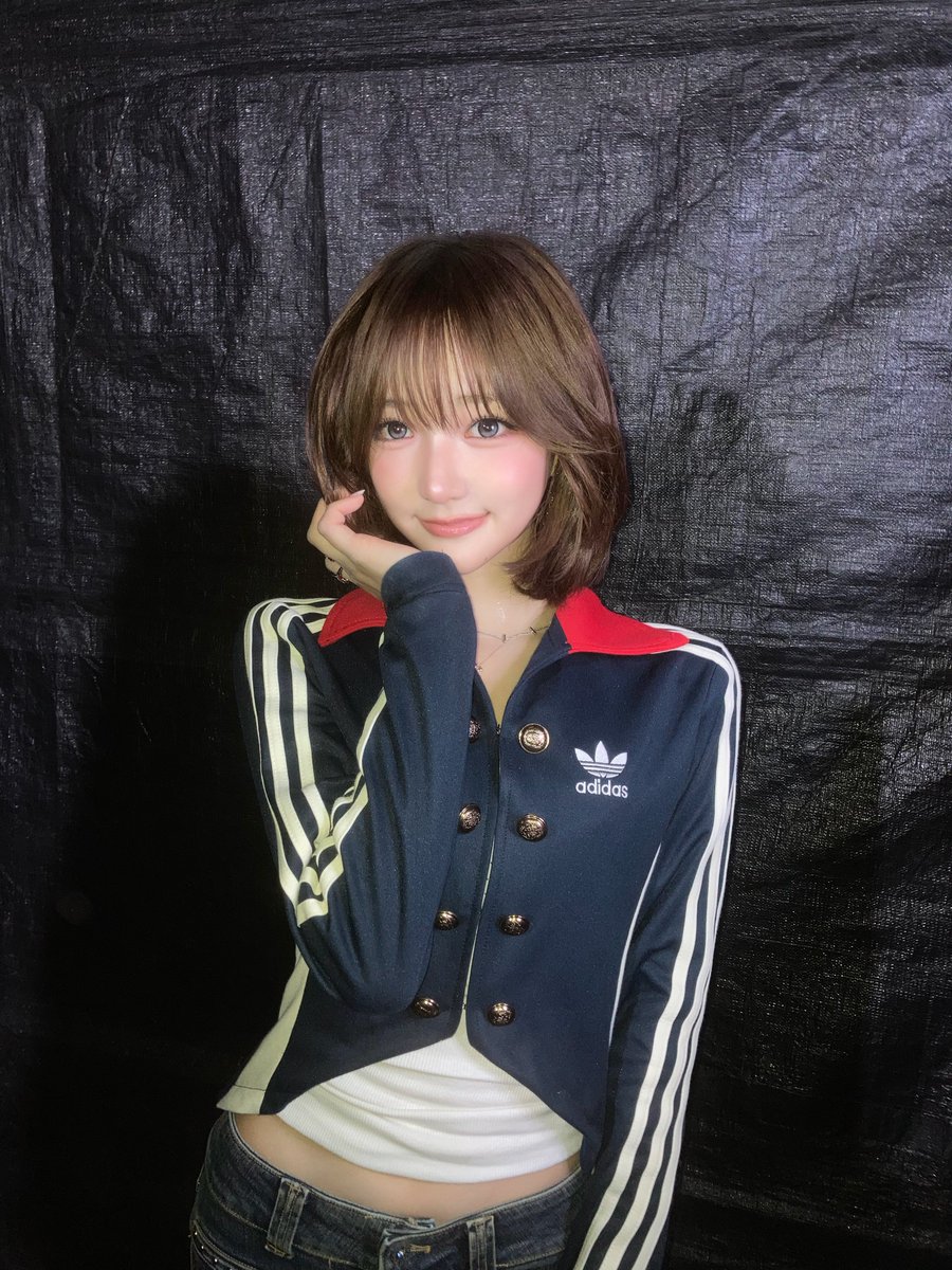 KiiiKiii_talk's tweet photo. 강남을 힘차게 티키를 신나게💛

#KiiiKiii #키키 #JIYU #지유 https://t.co/qT8OGVePzj