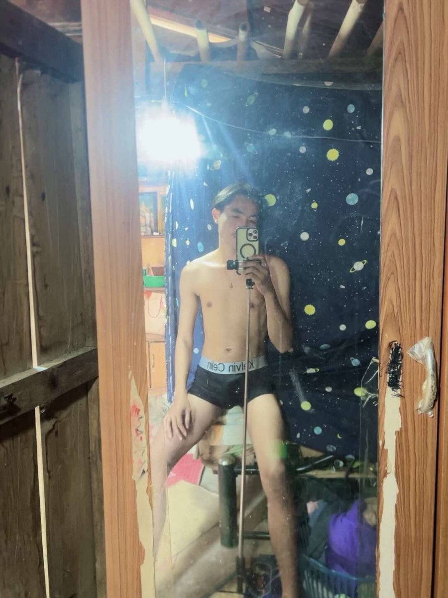 Aris__lll's tweet photo. อาบน้ำเพิ่งเสร็จ💦
อากาศเริ่มหนาวแล้ว https://t.co/opPyMjxGtK