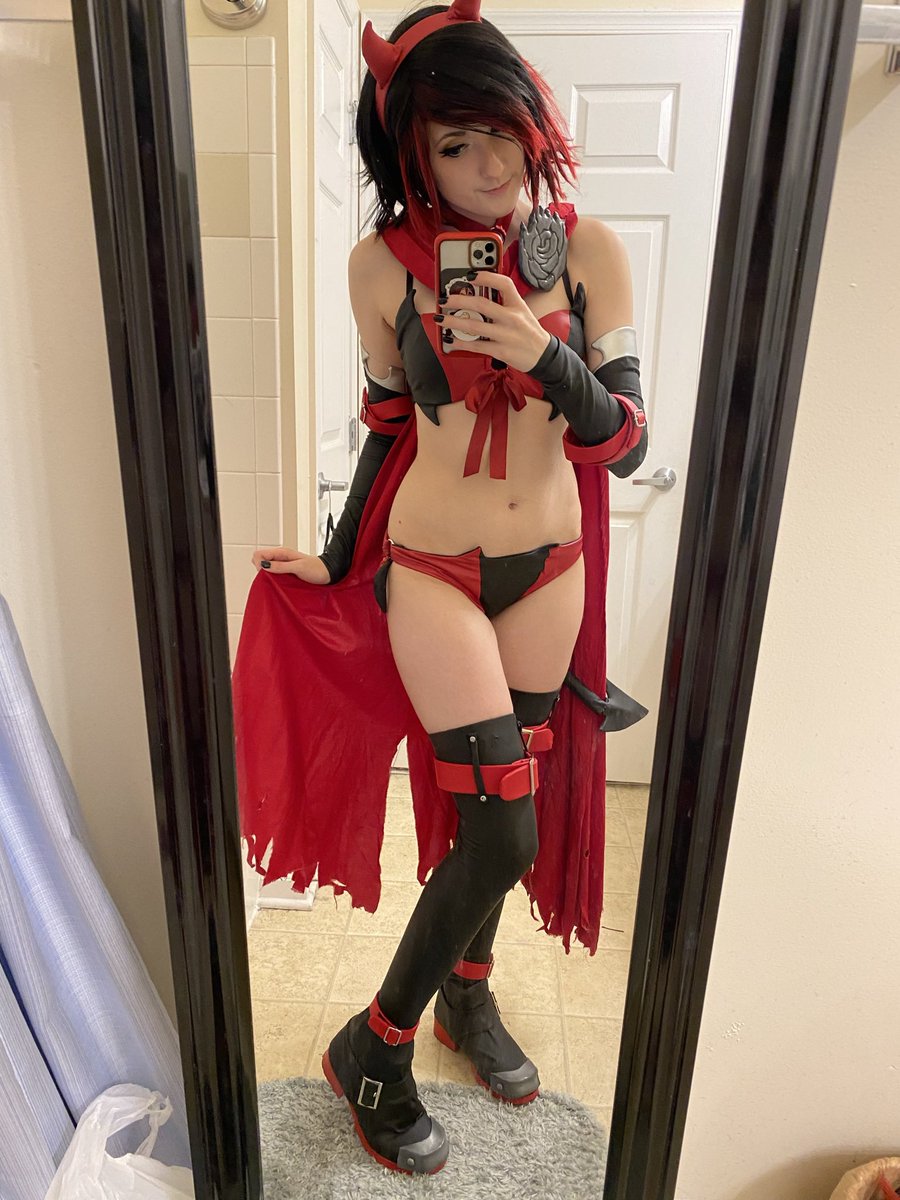MangolooCosplay tweet picture