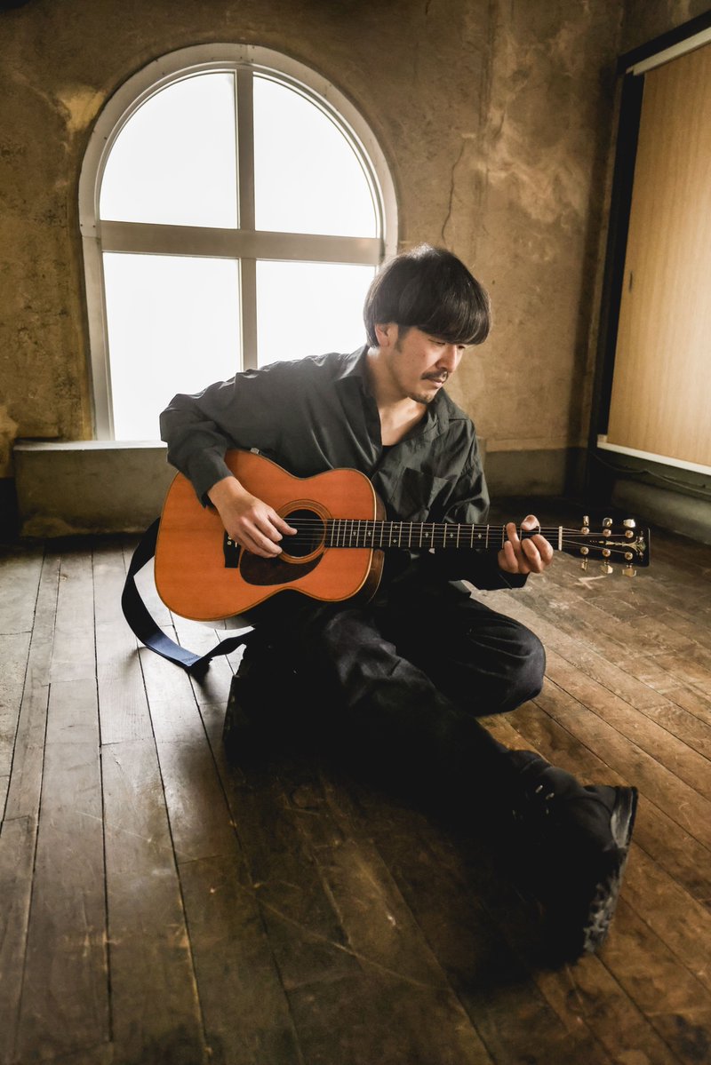 arai_takeshi_'s tweet photo. 【ソロ弾き語りワンマン開催決定】

荒井岳史 Acoustic One-Man Live YADORIGI
2026年11月1日（日）福島県・福島 Player's Cafe
OPEN 16:30 / START 17:00

2026年11月28日（土）北海道・札幌 SPIRITUAL
OPEN 16:30 / START 17:00

2026年12月22日（火）沖縄県・那覇 AZAT FANFARE
OPEN 18:30 / START 19:00

チケット代：前売り ¥4,500 / 当日 ¥5,000（全自由席）

各公演詳細はHPをご覧ください。
https://t.co/nEOqo3BPGs