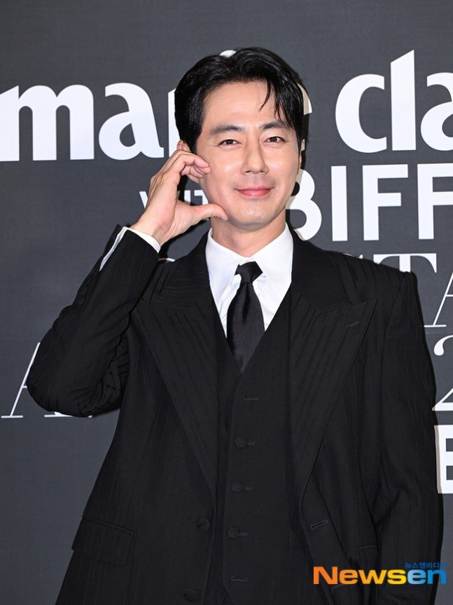 k_dramaindo_'s tweet photo. #HanHyoJoo dan #JoInSung menghadiri Marie Claire Asia Star Awards (7 Okt) 

Mami papi Bong Seok 🫶 https://t.co/D2z3x3Uy0X