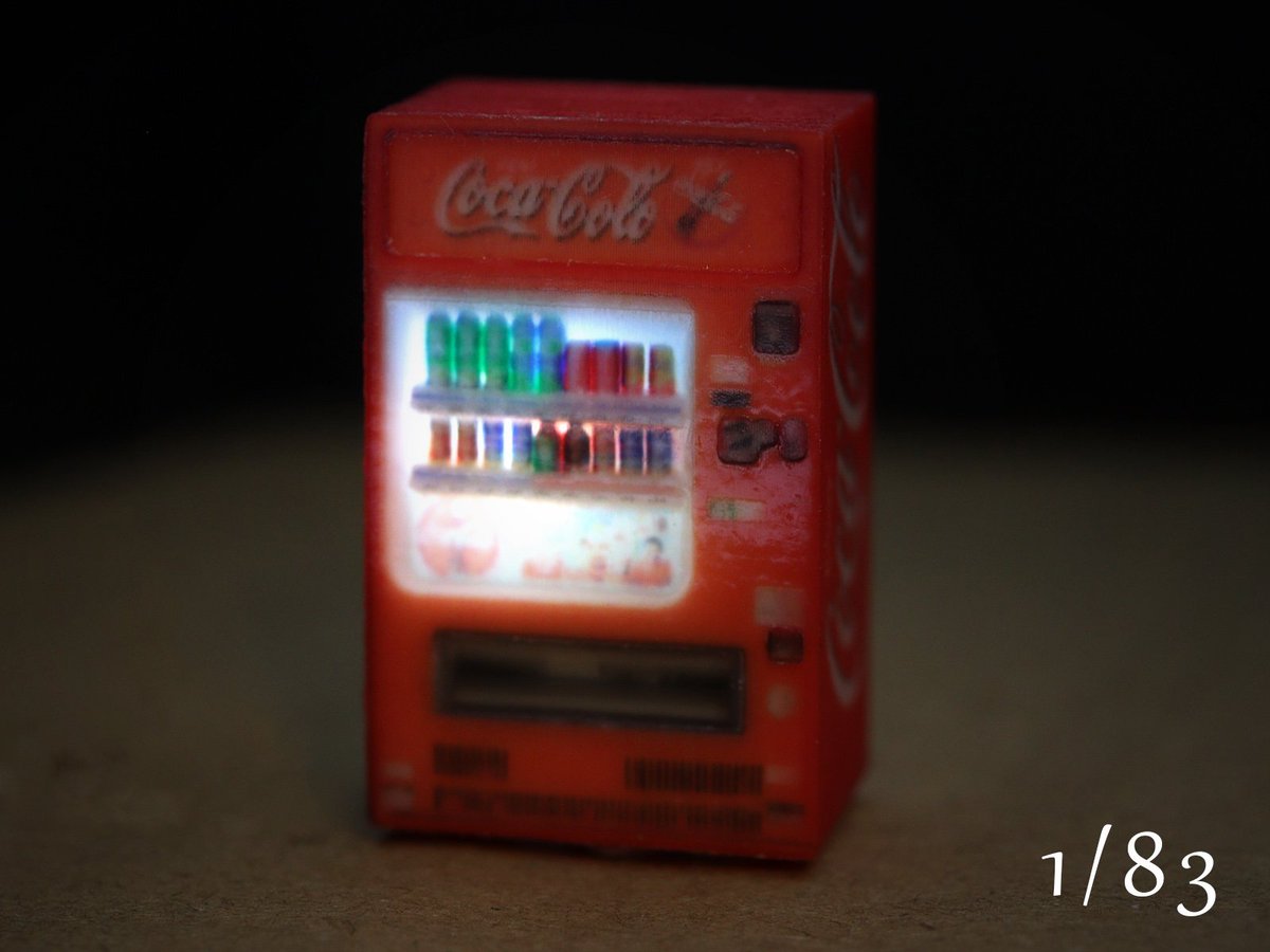 biodooo's tweet photo. 「自動販売機ABセット(1/150)」のおかわりが届きました♪
https://t.co/S4gOdOpvOd

穴面の穴からLEDを差し込むことで盤面を光らせることができます💡 https://t.co/JSh3lgKHga