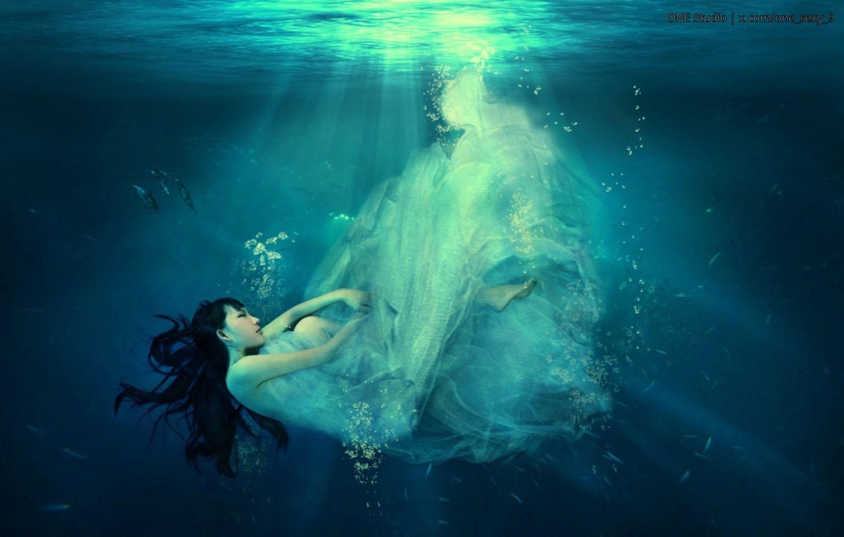 ONE_sexy_9's tweet photo. Diving into a sea of dreams—who knew the ocean was this enchanting? 🌊✨  
#UnderwaterMagics #MysticalSea #OceanVibes #OneStudio https://t.co/nQ351mZ9Jm